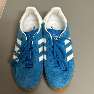 Gently used Gazelle Adidas size 5.5 fits a 7-7.5 women’s